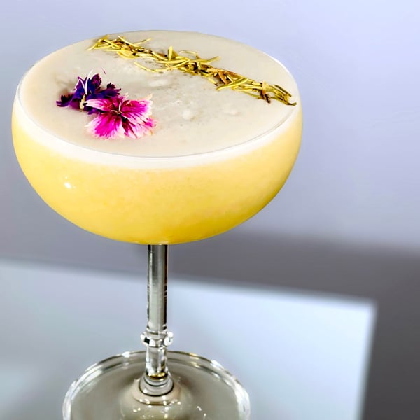Dry January Mocktails: Perfect Pear Sour by Marie Yoshimizu (Instagram: @mixwithmarie)