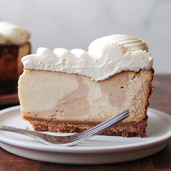 Story | Peanut Butter & Banana Sammie Cheesecake by Pastry Chef Aaron Davis, 📷: Sara Bishop